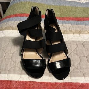 Black strappy Adrienne Vittadini Sandals